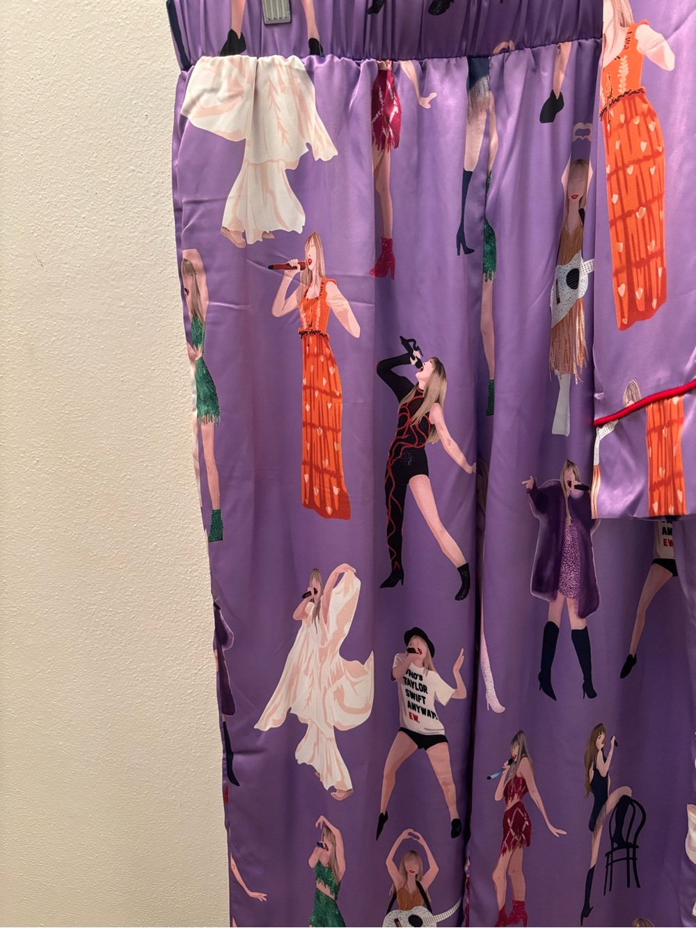 SWIFTIE Purple Illustrated Satin Pajama Set
Size Large - Picture 3 of 5